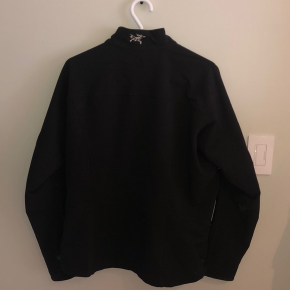 Black arcteryx shell jacket - Picture 2 of 4